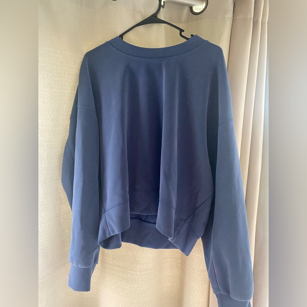 Lululemon blue crewneck